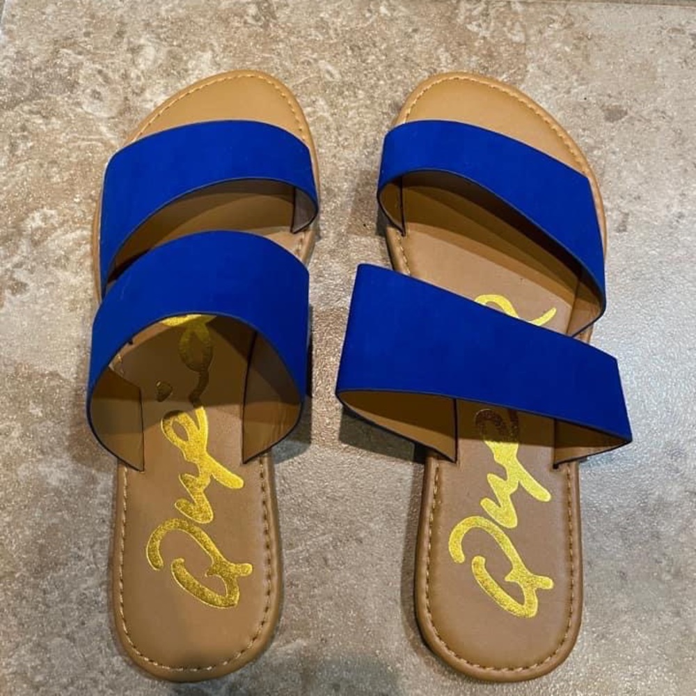 Qupid brand blue sandals